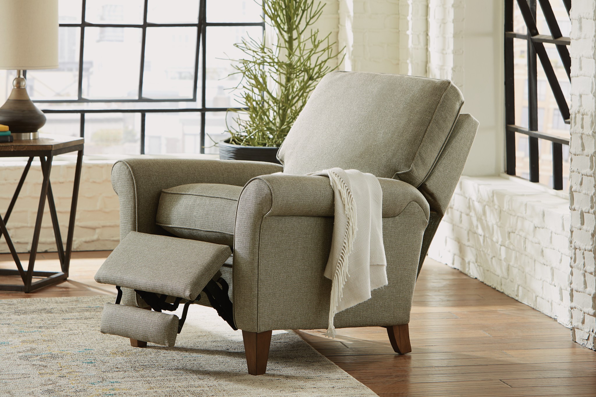 Stylish outlet comfortable recliners